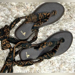 Sanuk Wrap Yoga Sandal